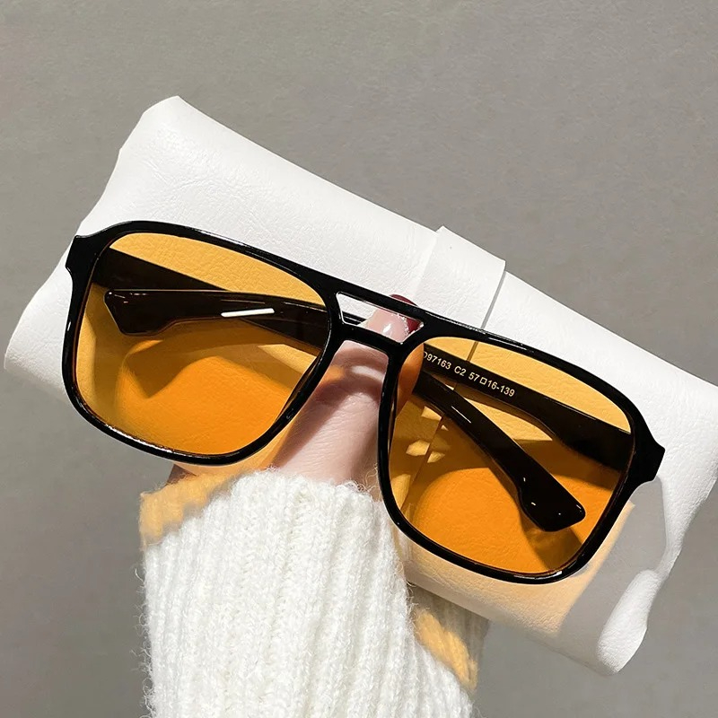 Square Double Bridges Sunglass - Women'S Fashion Eyewear avis et prix