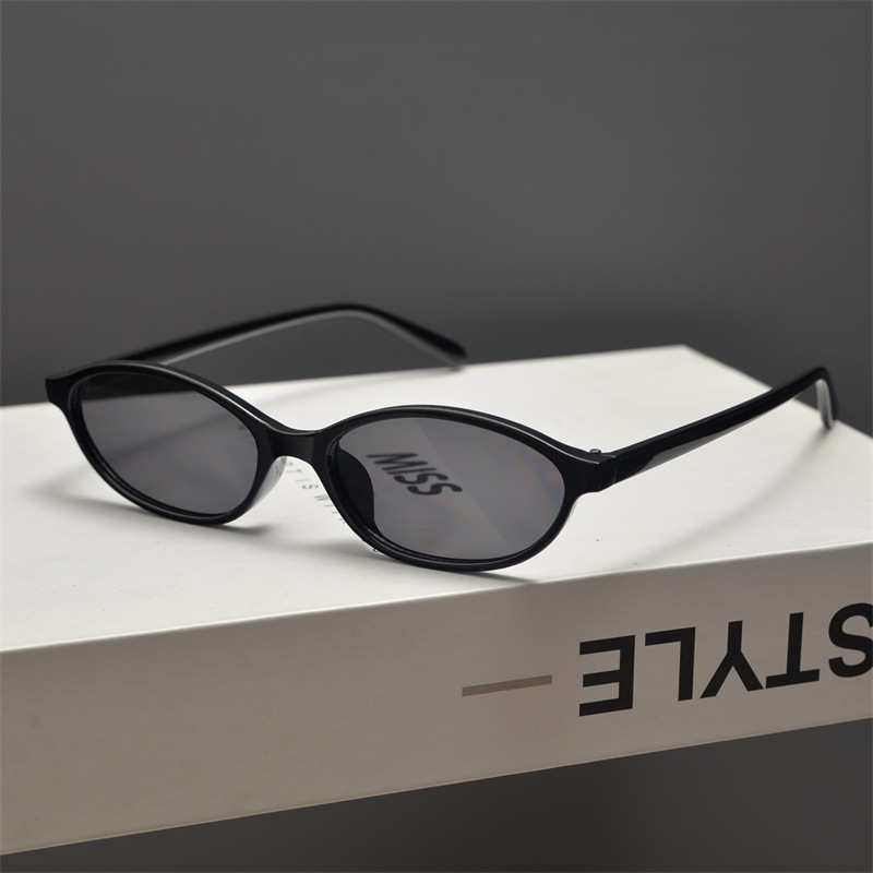 New Retro Oval Cat Eye Sunglas - Women'S Fashion In The 90S avis et prix