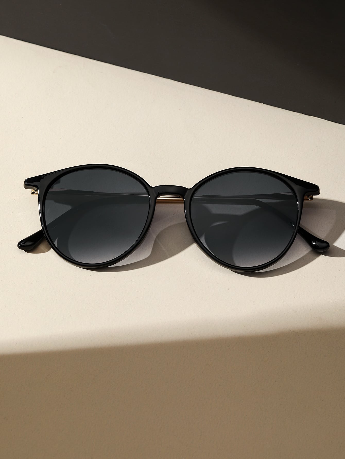 1PC Fashion Round Metal Women  - Women'S Fashion Eyewear avis et prix