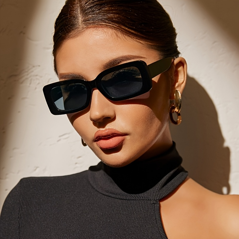 Glossy Black Chunky Rectangle  - Women'S Fashion In The 90S avis et prix