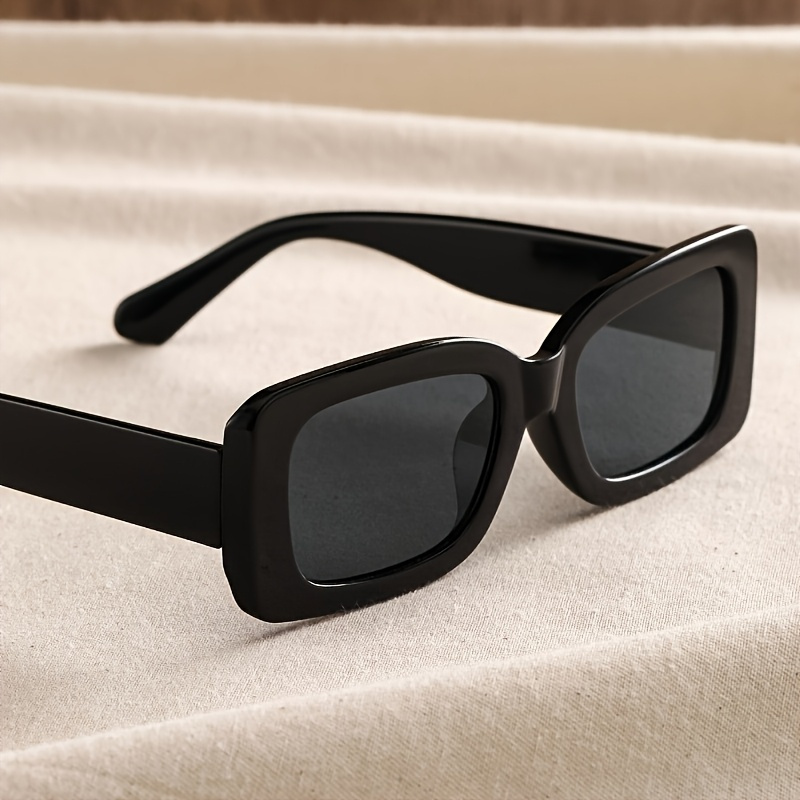 Glossy Black Chunky Rectangle  - Women'S Fashion In The 90S avis et prix