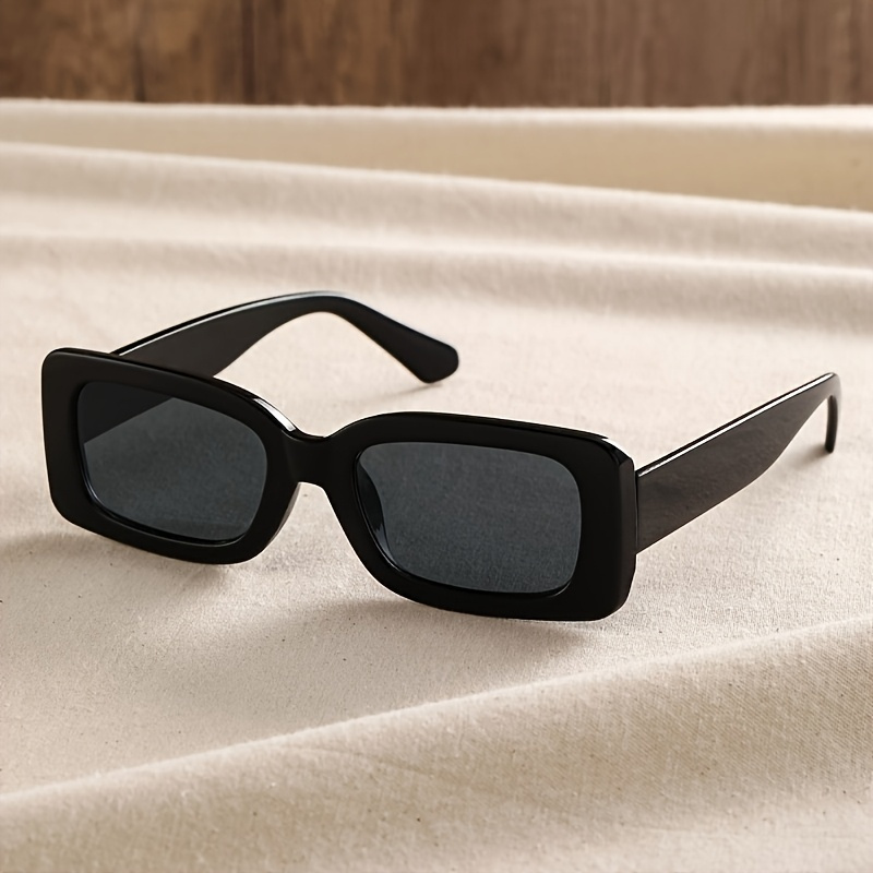 Glossy Black Chunky Rectangle  - Women'S Fashion In The 90S avis et prix